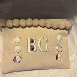 BERGODRF GOODMAN CREAM CLUTCH /MAKEUP CASE COSMETIC BAG